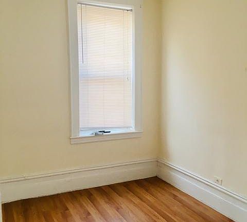 3rd image of 1701 Woodbine St APT 7
