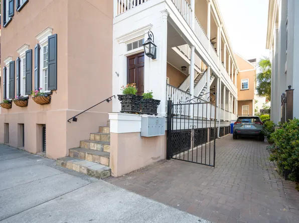 79 Society St APT A, Charleston, SC 29401