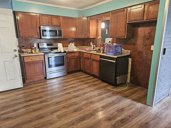 4th image of 3232 S Knight Ave
