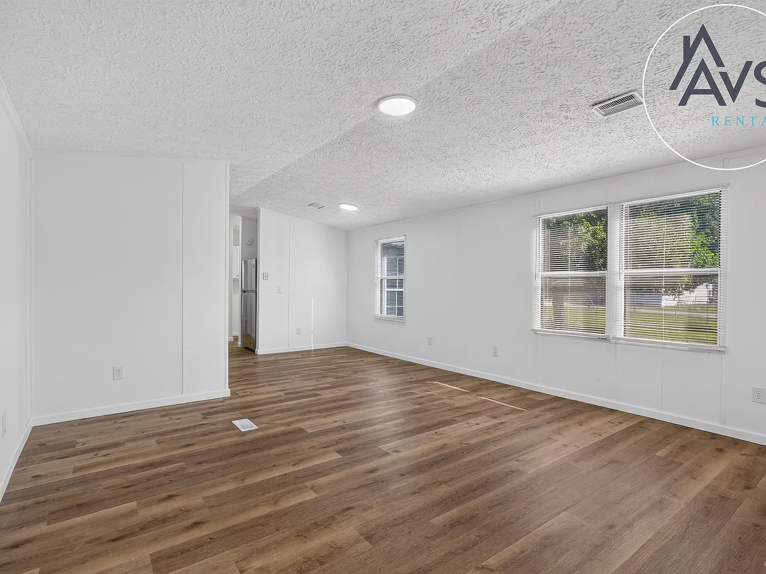 3 bed, 2.5 bath, 1250 sqft, $1,895 — Photo 4
