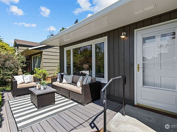 2nd image of 4158 42nd Avenue NE