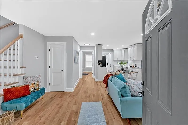 4 bed, 3.0 bath, 1638 sqft, $3,350 — Photo 3