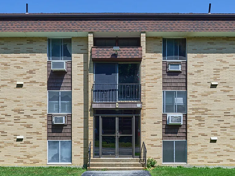 121 Bailey St #D31 — Photo 5