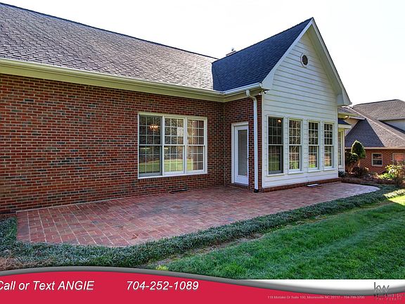 3rd image of 1009 Argyle Ct