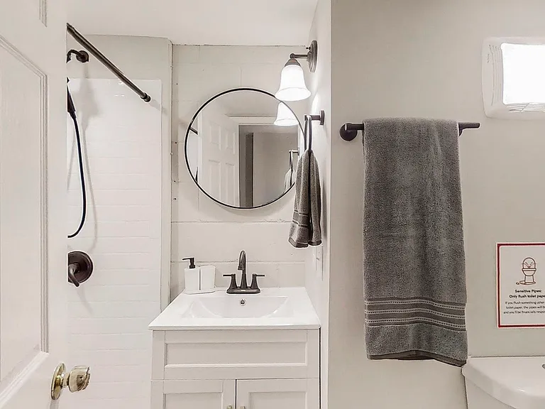 Fully renovated shared basement bathroom