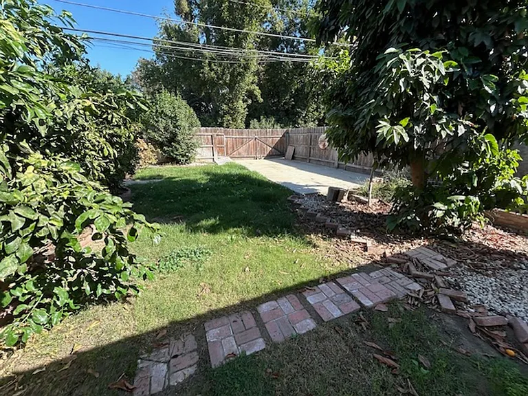 1301 W Myrtle Ave — Photo 13