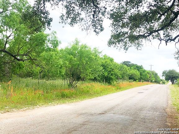 4th image of 904 County Road 7711