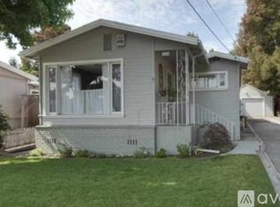 7917 Winthrope St, Oakland, CA 94605