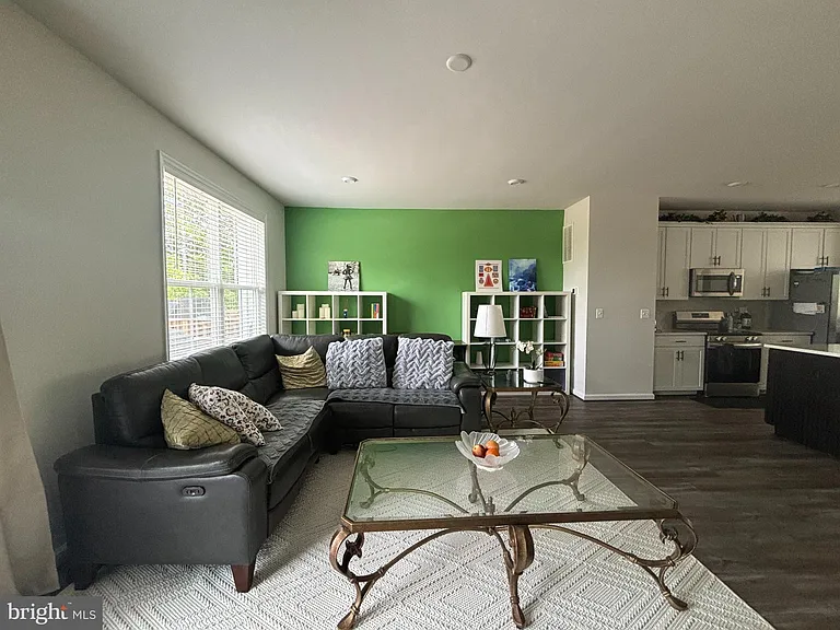 4105 Bolton Ct — Photo 5