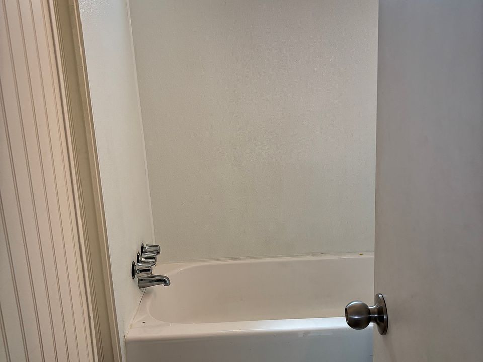 2nd image of 701 W Budmoore Ter #3