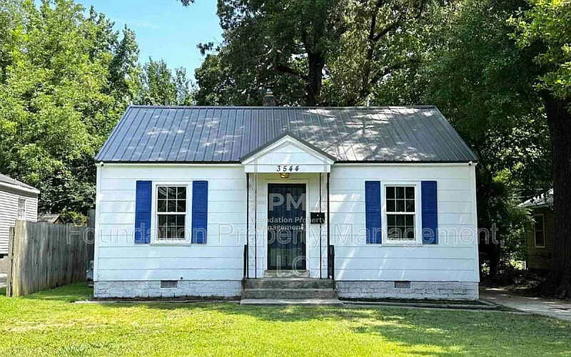 2 bed, 1.0 bath, 864 sqft, $1,100 — Photo 1
