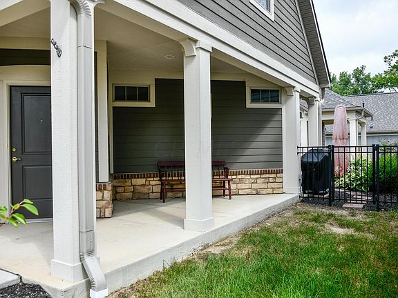 3rd image of 3964 Bradford Ct