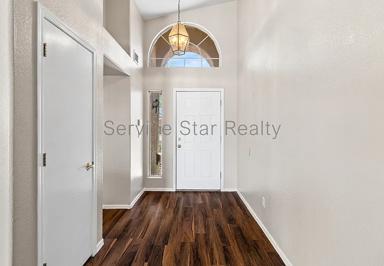1318 E Saint John Rd — Photo 13