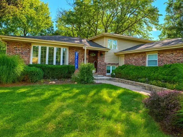 7930 Grant St, Darien, IL 60561