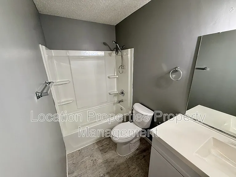 1404 E 21st Ter #1 — Photo 6