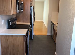 1609 SE Taggart St APT 2, Portland, OR