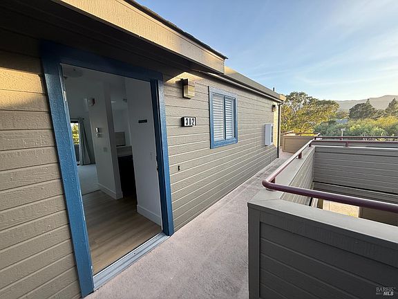 3rd image of 302 Mariner Way