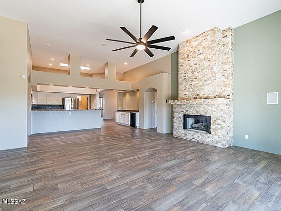 2nd image of 1010 N Camino Miraflores