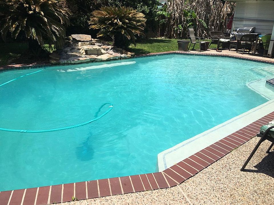 1st image of 2410 Charter Oaks Ct
