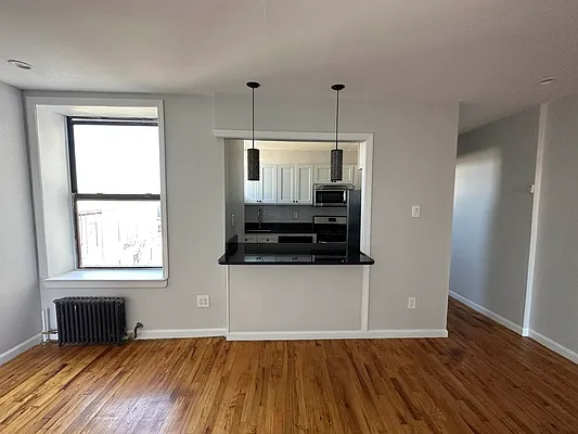 Rented by Premier Metro Realty Corp | media 3