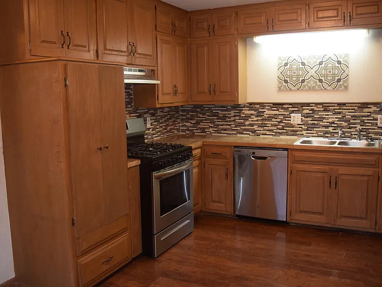 721 W Lakeshore Dr — Photo 12