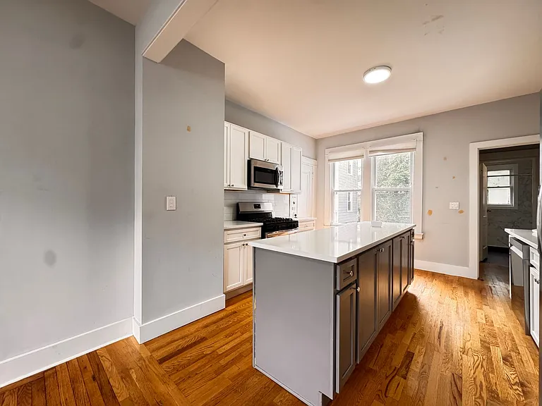 155 Foster St — Photo 7