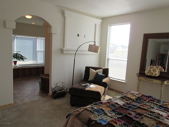 5th image of 304 4th Ave E