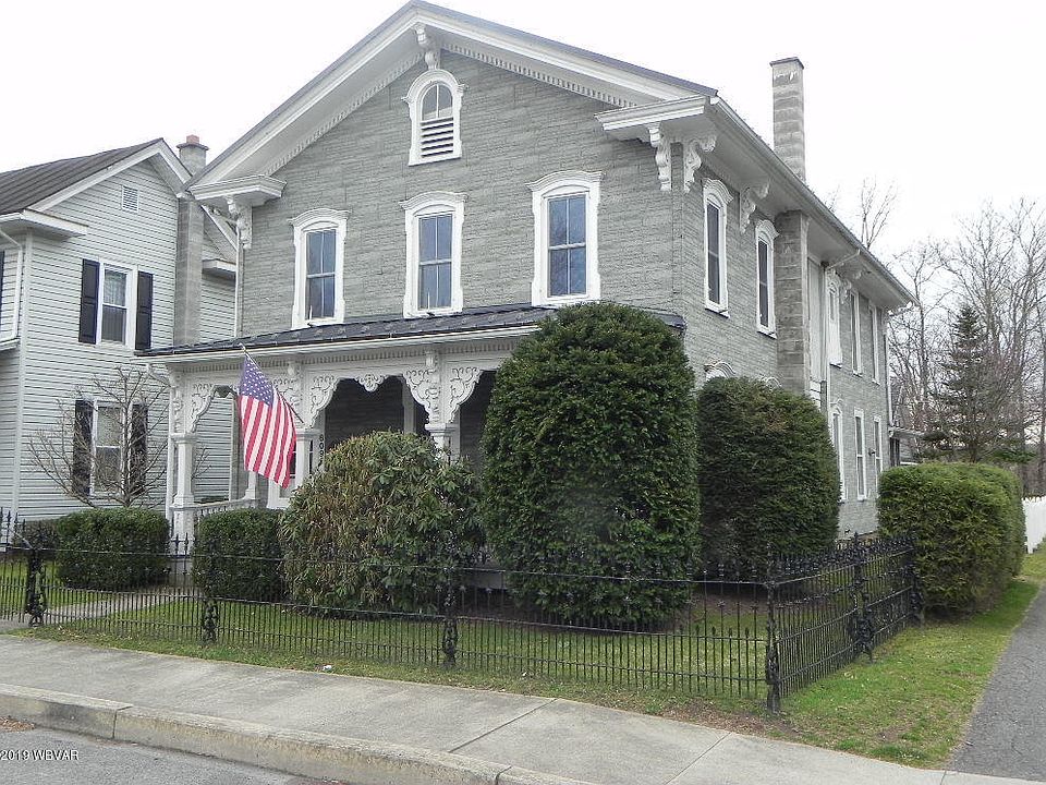 1st image of 609 Elm St
