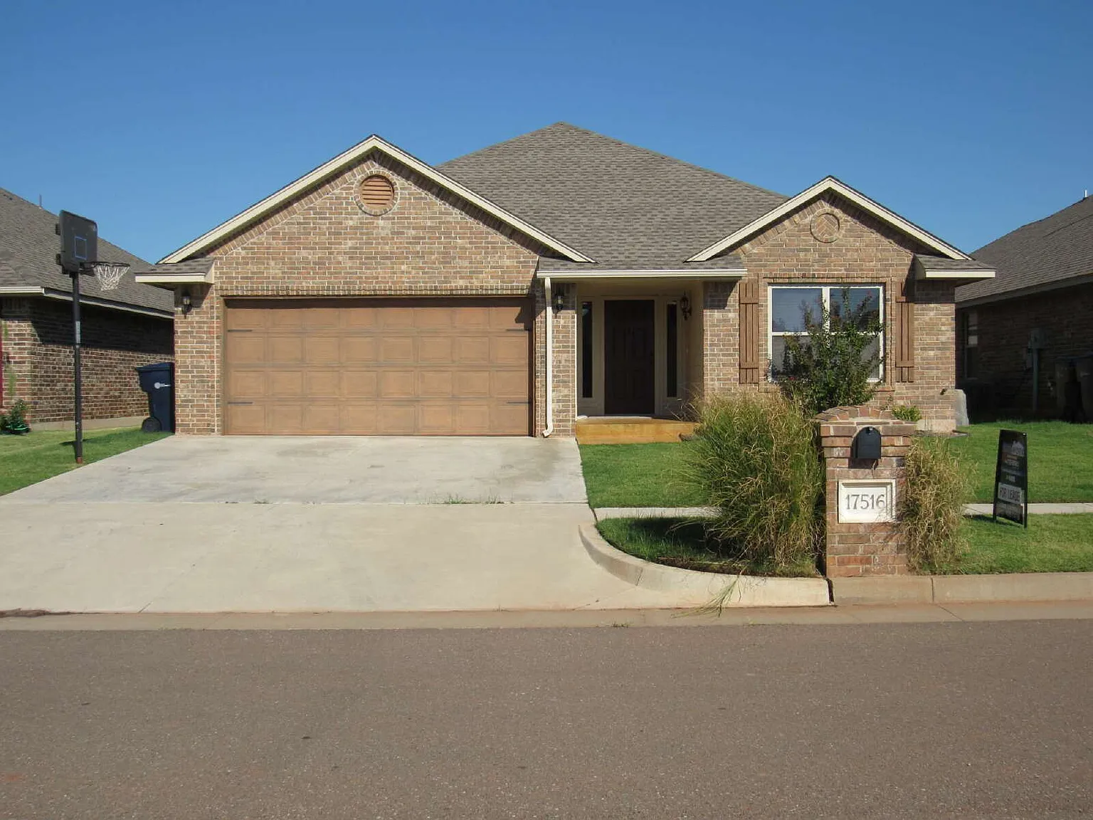 3 bed, 2.0 bath, 1846 sqft, $1,995 — Photo 1