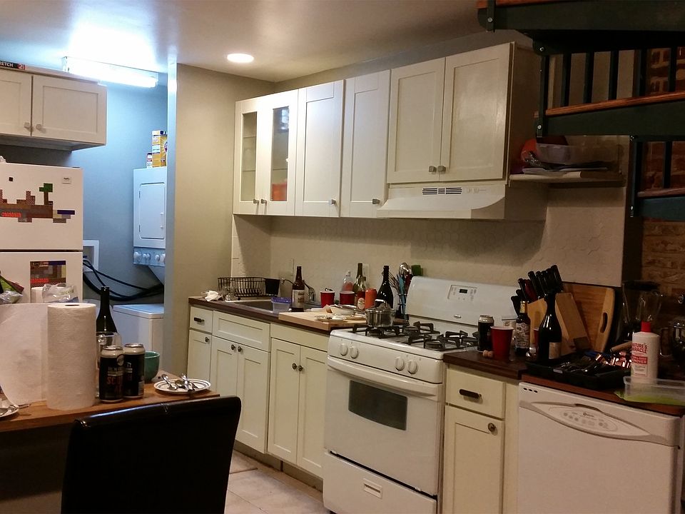 Kitchen (excuse the mess from friends, I'll upload better ph
