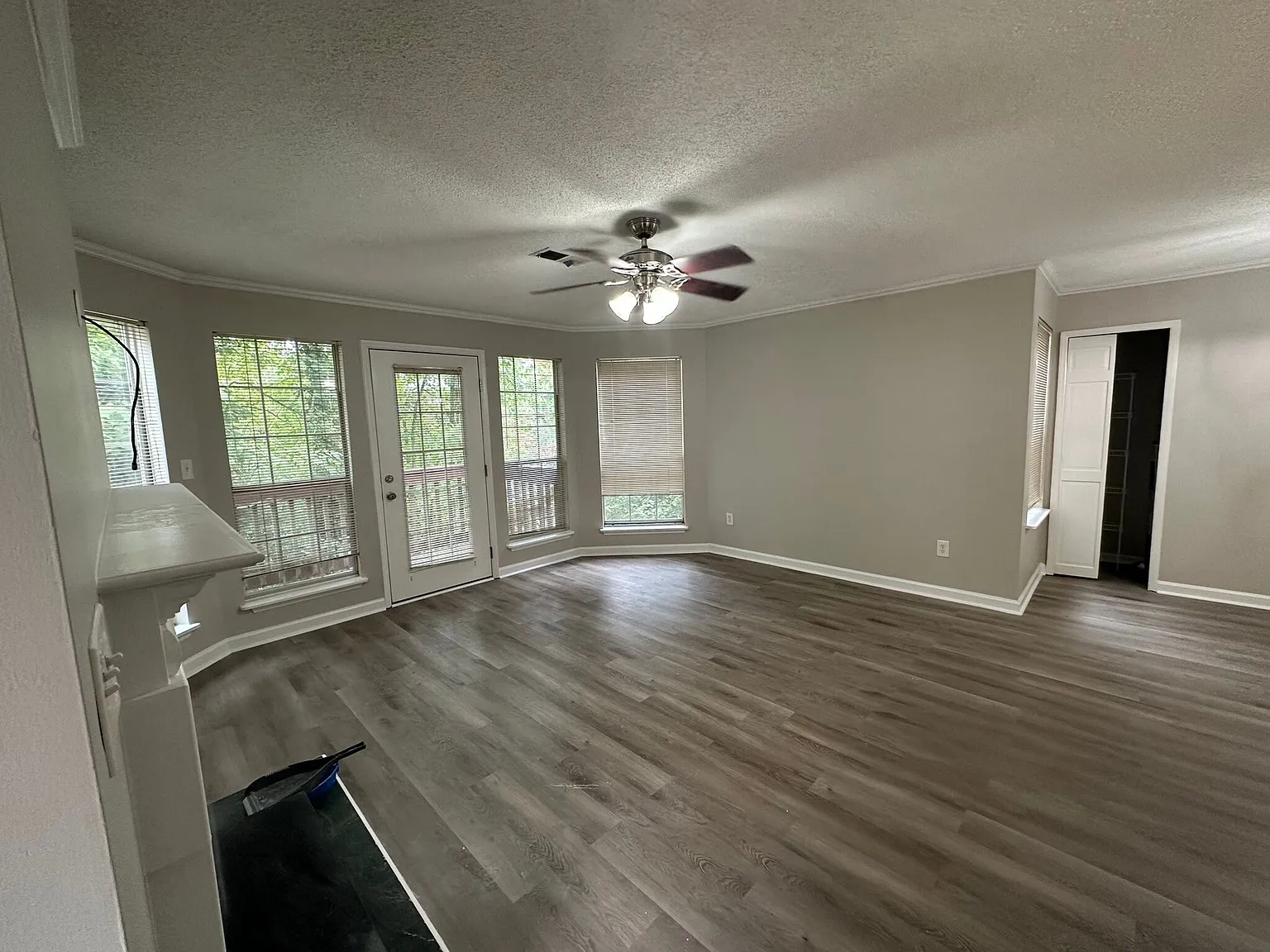 2 bed, 1000 sqft, $1,700 — Photo 2