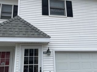 39 Commodore Commons Ct #39, Derby, CT 06418