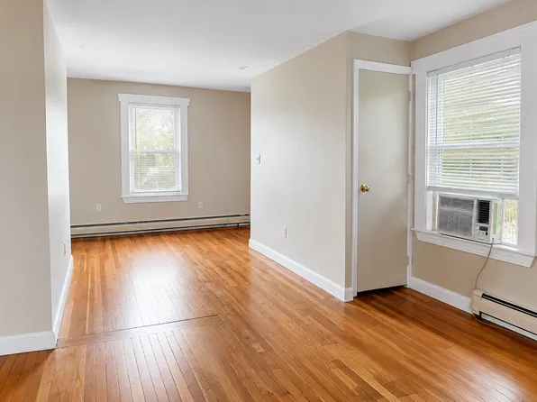35 Clyde St, Needham, MA 02492