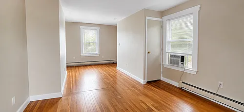 35 Clyde St Photo 1