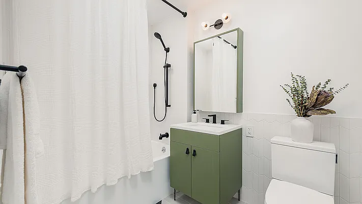 Bathroom, photo 1