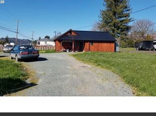 2049 Roseburg Rd, Myrtle Point, OR 97458