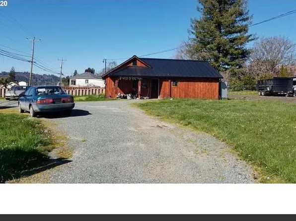 2049 Roseburg Rd, Myrtle Point, OR 97458