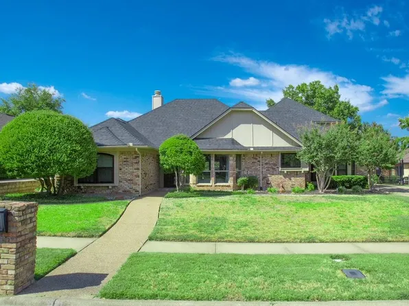 516 Evergreen Dr, Hurst, TX 76054