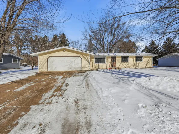 635 W 9th St, Rush City, MN 55069