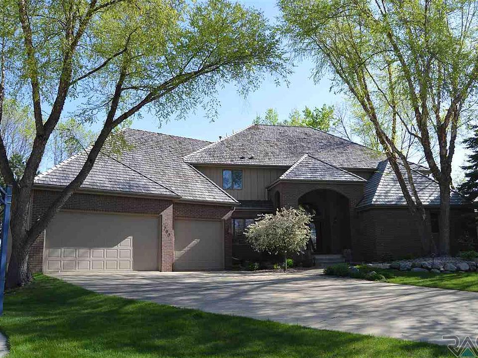 1st image of 700 W Chicory Cir