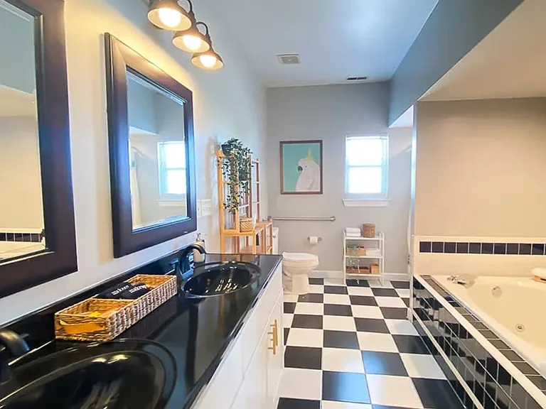 1000 E Ocean View Ave — Photo 32