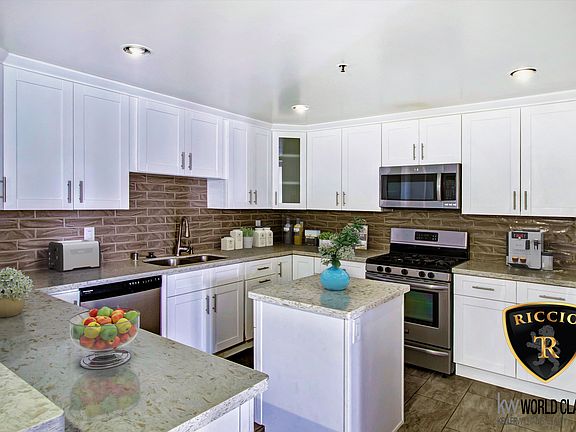 3rd image of 5350 White Oak Ave APT 302