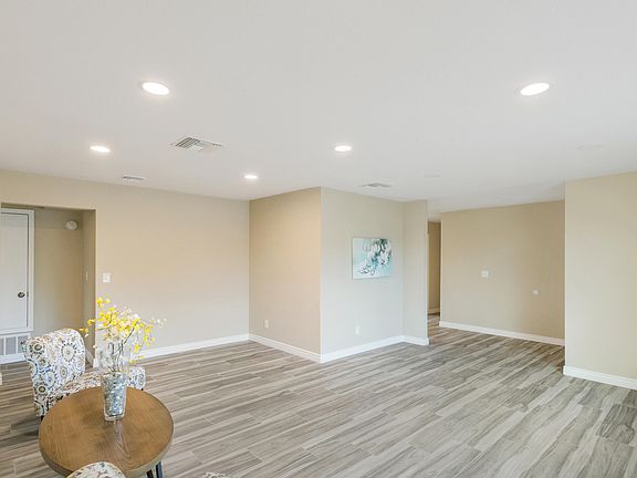 4th image of 1267 S Lynx Dr