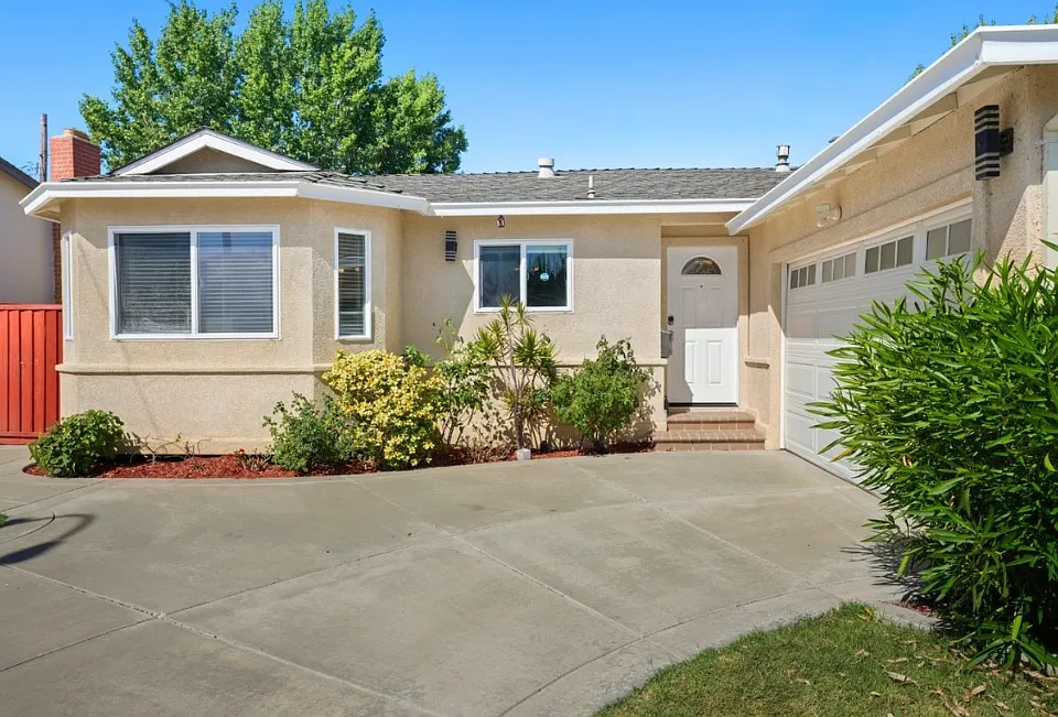 42873 Everglades Park Dr