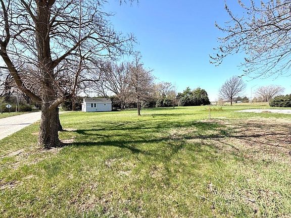 5th image of 305 Beverly Rd