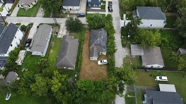 2nd image of 901 Pollard St