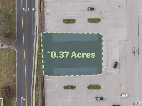 7817 Town Square Ave, O'Fallon, MO 63368