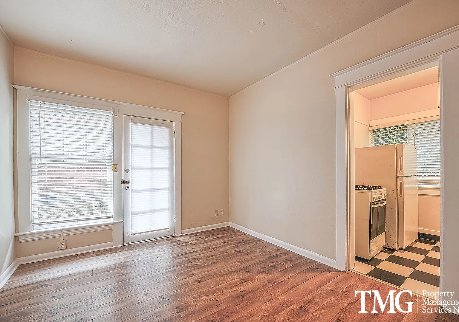 Thurman Apartments — Photo 2