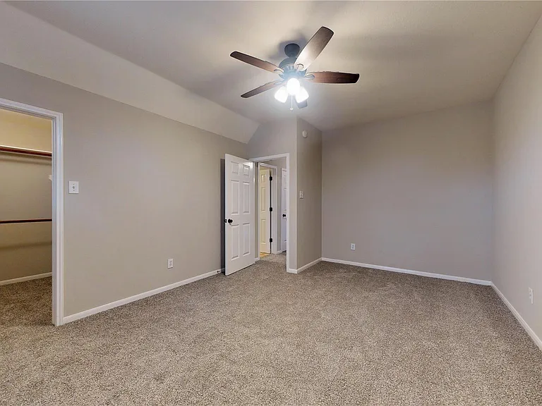 20802 Newbury Park Dr — Photo 45