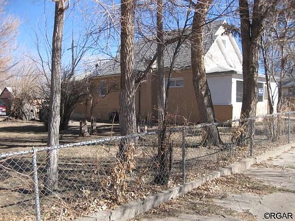 2nd image of 736 W 1st St